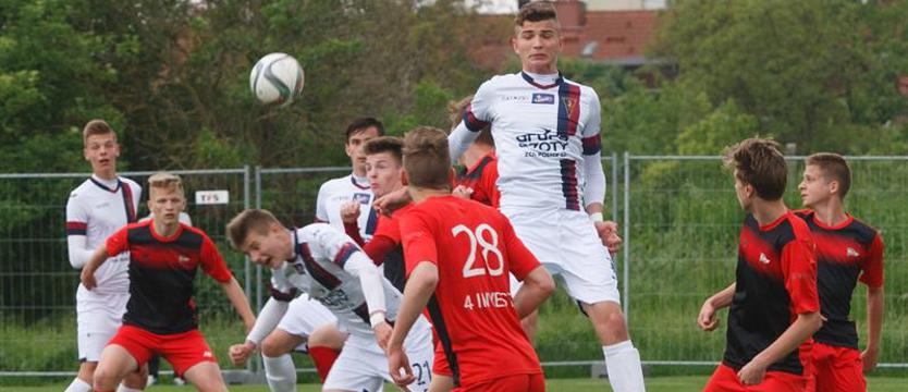 Piłka nożna. Bez bramek w meczu juniorów Pogoni i Lechii