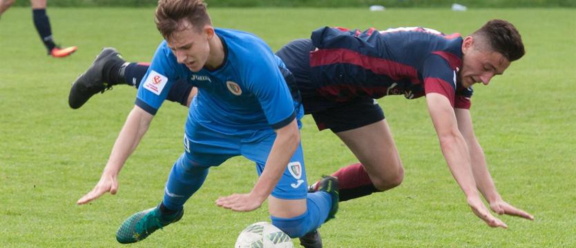 Piłkarska sobota. Korespondencyjny pojedynek juniorów 