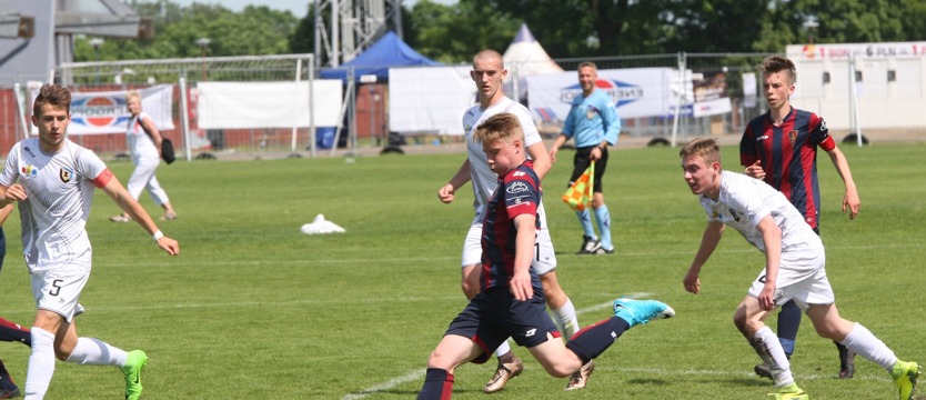 Piłka nożna. Remis juniorów młodszych