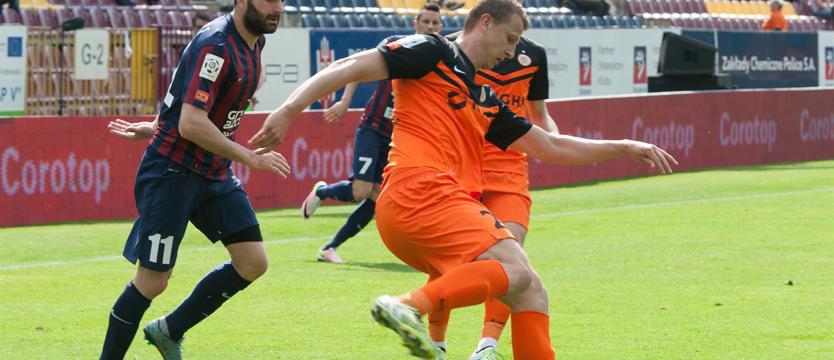 Piłka nożna. Dąbrowski najlepszym obrońcą ekstraklasy