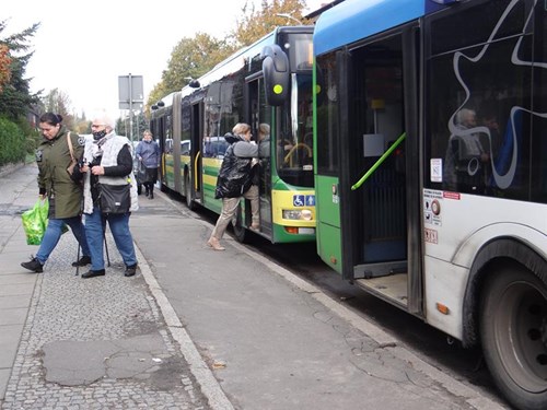 Komunikacja na Wszystkich Świętych