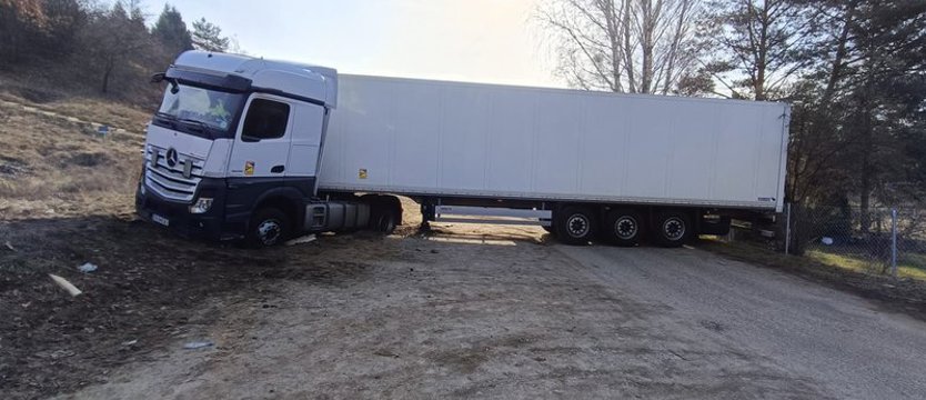 Chciał zawrócić i  zablokował ulicę na prawobrzeżu Szczecina