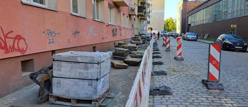 Udręka na ul. Przybysławy. Ogłuszający hałas i pył