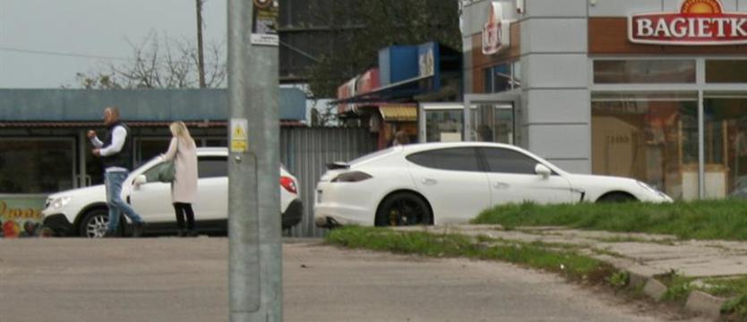 W procesie notariuszy padają mocne słowa. Właściciel porsche dorabiał u oszusta za dwa tys. zł