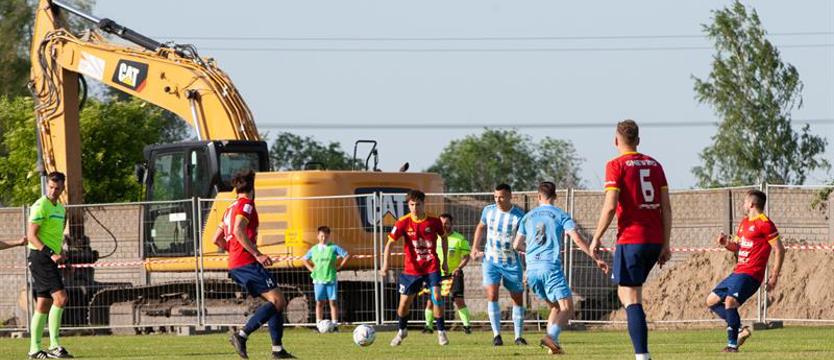 Piłka nożna. Nowy stadion dla Świtu i problem z oświetleniem...