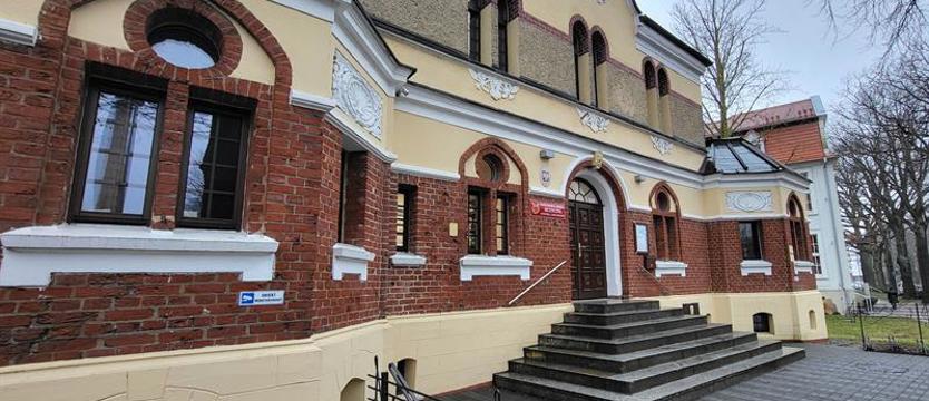 Muzyka w koszarowcu? Nauczyciele i uczniowie marzą o nowej siedzibie