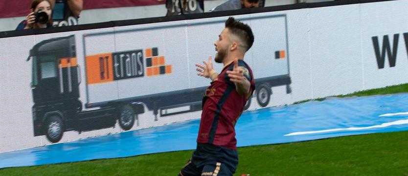 Piłka nożna. Sebastian Kowalczyk na dłużej w Pogoni