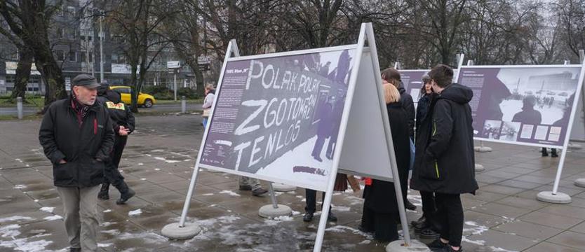 O stanie wojennym na placu Solidarności