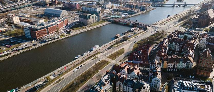 Płace w górę, ale optymizmu brak. Mniej ofert pracy, trudniejszy rynek