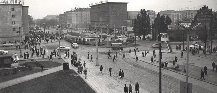 Jak się zmieniał Szczecin? Brama Portowa