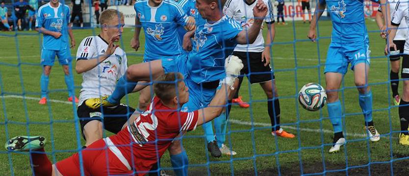 Piłka nożna. Błękitni przegrali (FILMY)