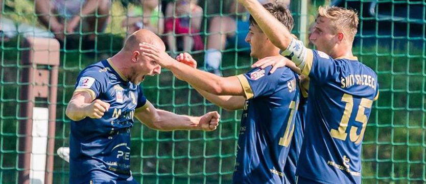 Piłka nożna. Rewelacyjna postawa zachodniopomorskich III-ligowców