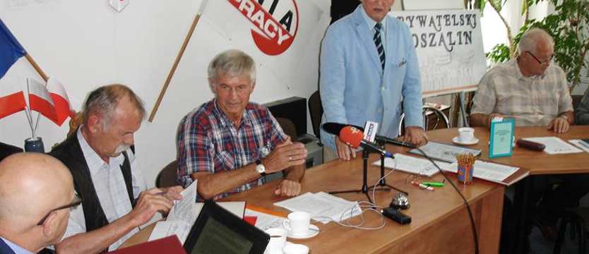 Mundurowi przeciwko restrykcjom