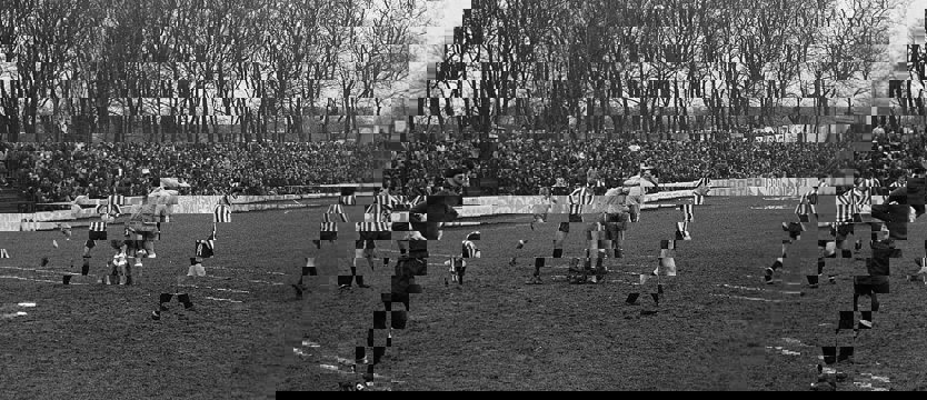 Piłka nożna. Odżyły derbowe wspomnienia