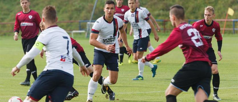 Piłka nożna. Rezerwy w ekstraklasowym składzie