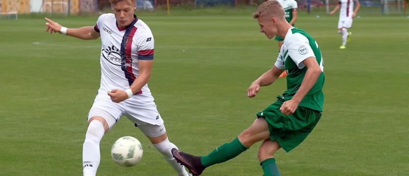 Piłka nożna. Stasiak strzela też w kadrze