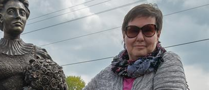 Posłuchaj o Elizabeth