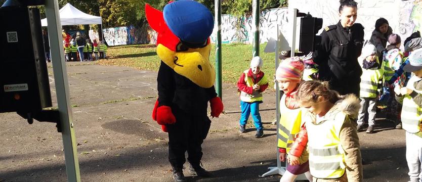 Gryfuś uczy najmłodszych