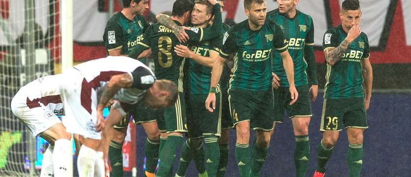 Piłka nożna. Pogoń przegrała, Skorża do zwolnienia