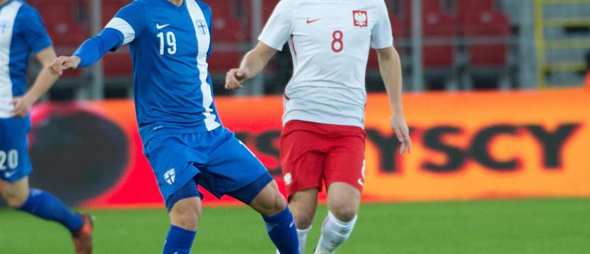 Piłka nożna. Remis z Wyspami Owczymi, godzina Piotrowskiego