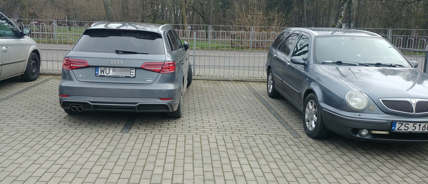 Trudna sztuka parkowania audi