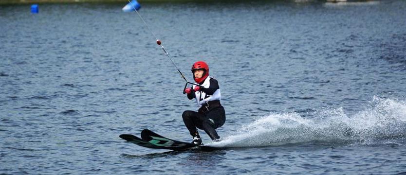 Narciarstwo wodne. Idalia nieco orientalna