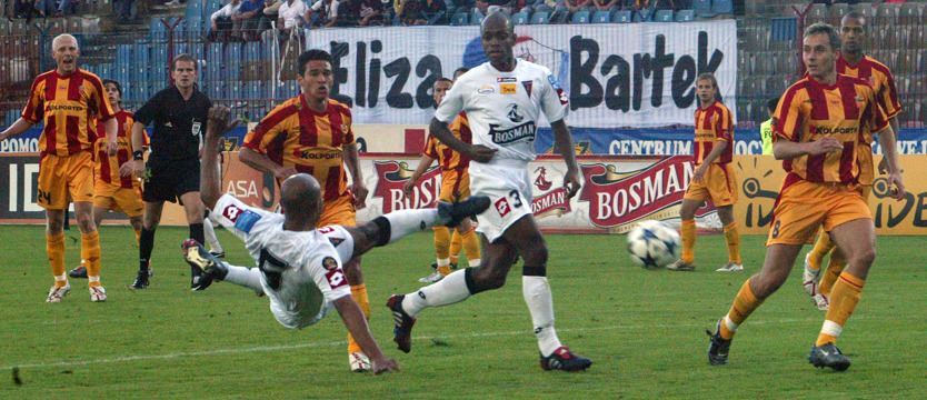 Piłka nożna. Niech Edi podpowie, jak strzelać Koronie