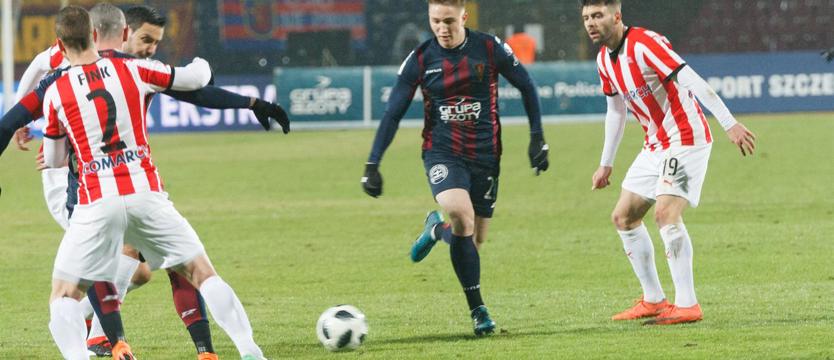 Piłka nożna. Listkowski i Szymusik w kadrze