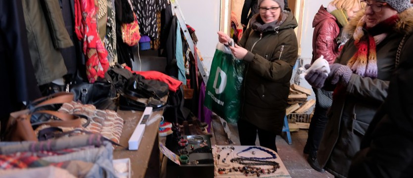 Psoty i gałgaństwa z pomocą