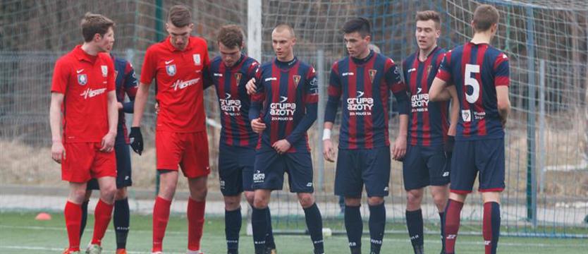 Piłka nożna. Trzecia liga z juniorami