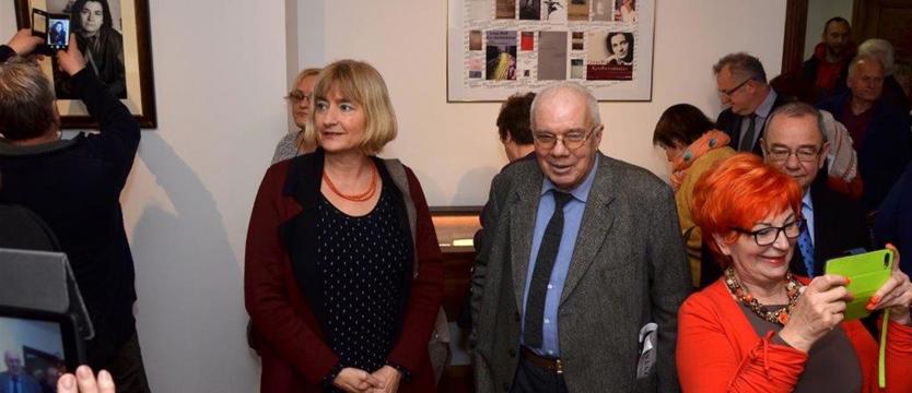 Nelly w swoim gabinecie