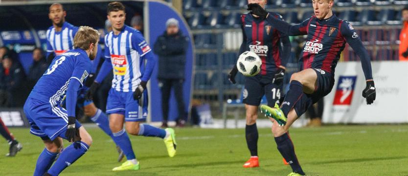 Piłka nożna. Buksa i Frączczak wracają do składu