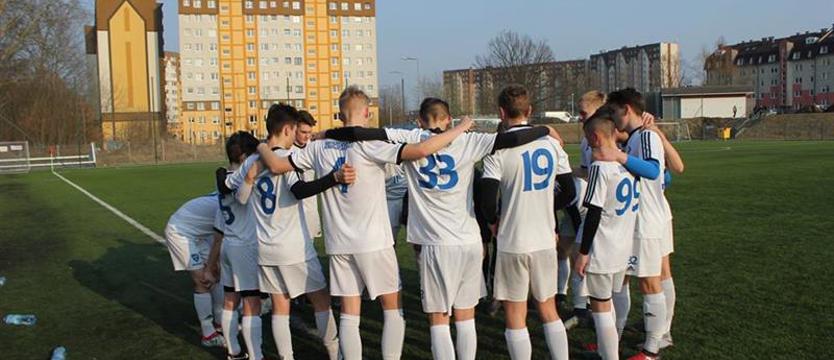 Piłka nożna. Konkurenci z jakością