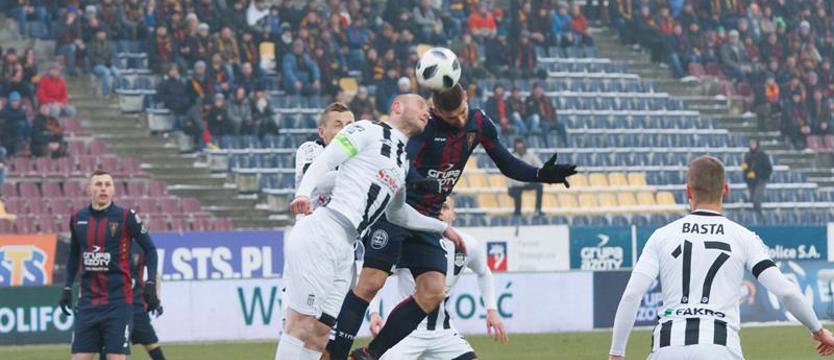 Piłka nożna. Walka o kibica, na Sandecję za darmo