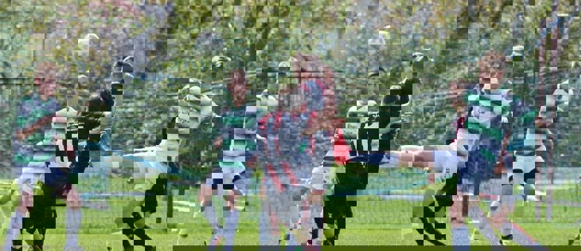 Piłka nożna. Pogoń i FASE wygrywają