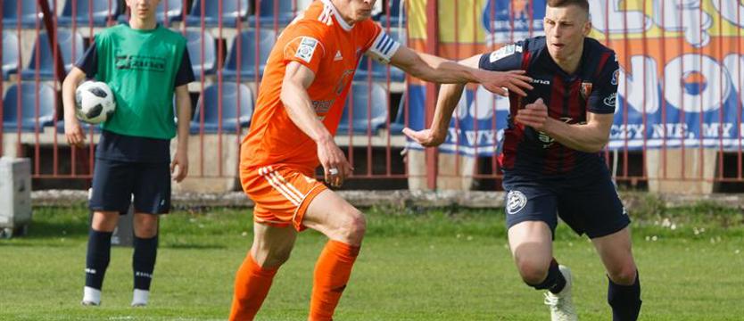 Piłka nożna. Trening bez Piotrowskiego, Rasmussen za Buksę