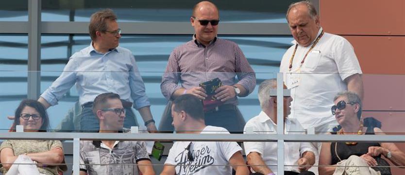 Piłka nożna. Futbol na garnuszku