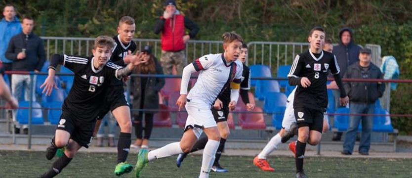 Piłka nożna. Zwycięstwo i porażka reprezentacji ZZPN