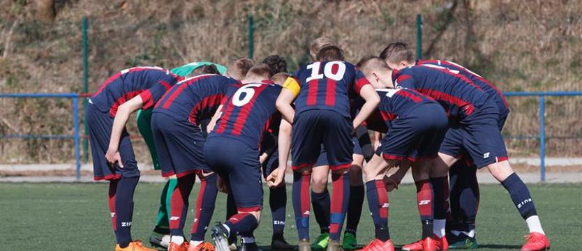 Piłka nożna. Zwycięstwo i porażka trampkarzy