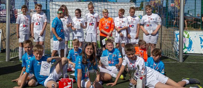 Piłka nożna. Bezrzecze triumfuje