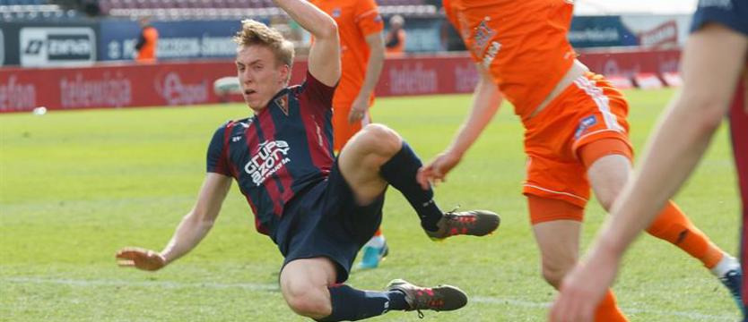 Piłka nożna. Buksa wykupiony, kontrakt na 3 lata