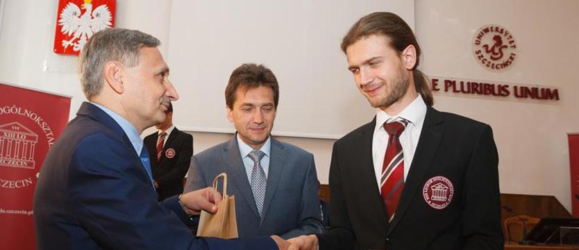 Absolwenci Trzynastki odebrali świadectwa