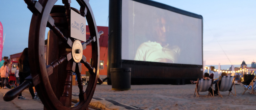 Kino letnie na nabrzeżu