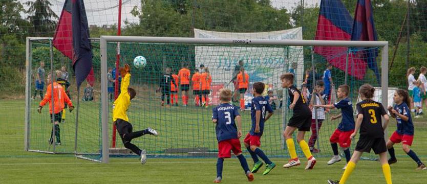 Piłka nożna. W Mini Mundialu najlepsze Gryfino i Moryń