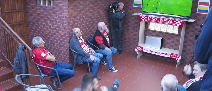 Smutek w strefie kibica u „Krychy” w Mrzeżynie