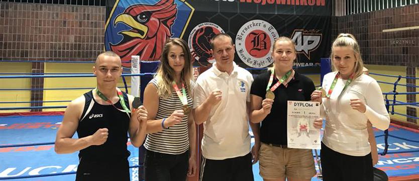 Boks. US i Skorpion z medalami