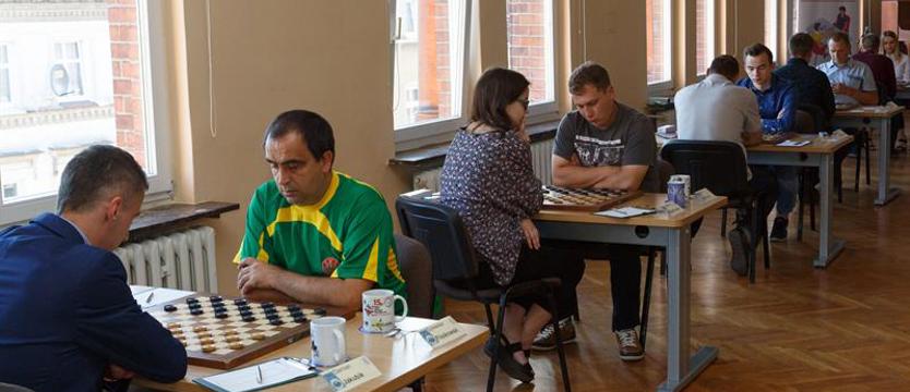 Warcaby. Chmiel i Mikulicz bez porażki