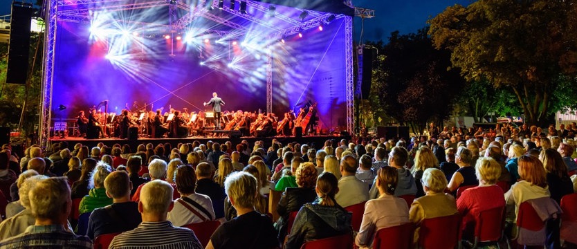 Muzyka na dachu w hołdzie uczestnikom strajków