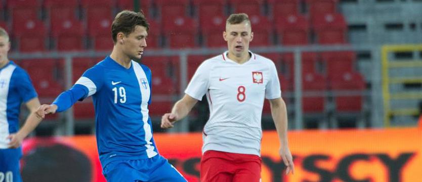 Piłka nożna. Piotrowski pomógł w wygranej