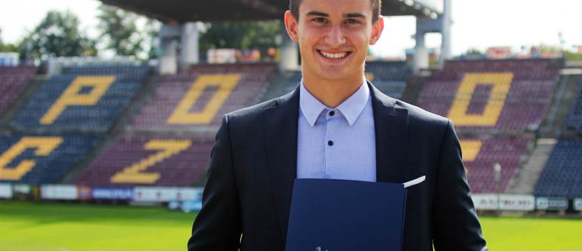 Piłka nożna. Sadowski z profesjonalnym kontraktem